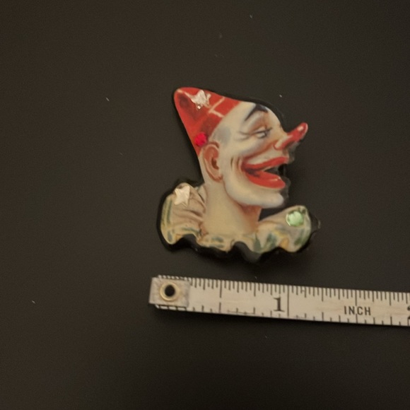 NEW VINTAGE DESIGNS FROM THE DEEP CLOWN BROOCH - Picture 5 of 6